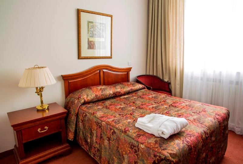 Atyrau Dastan Hotel Екстериор снимка