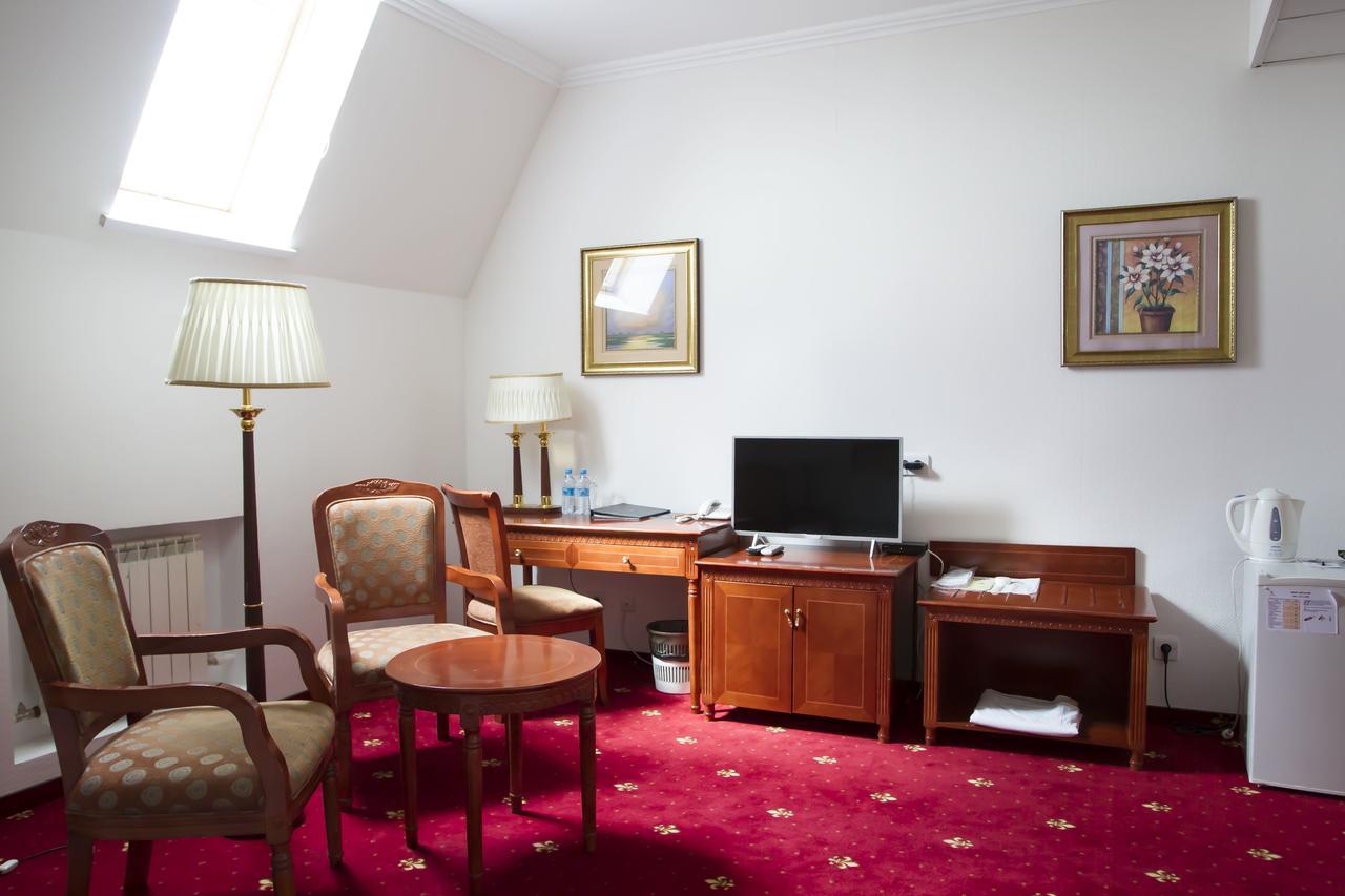Atyrau Dastan Hotel Екстериор снимка