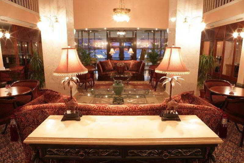 Atyrau Dastan Hotel Екстериор снимка