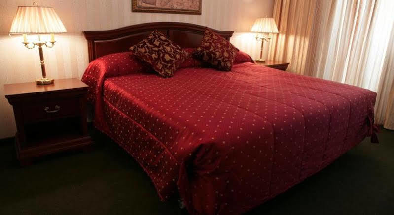 Atyrau Dastan Hotel Екстериор снимка