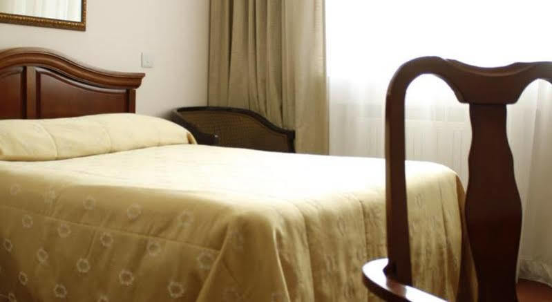 Atyrau Dastan Hotel Екстериор снимка